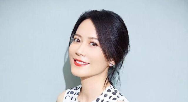 原創49歲俞飛鴻美照曝光不婚不育有固定伴侶我的快樂你根本不懂