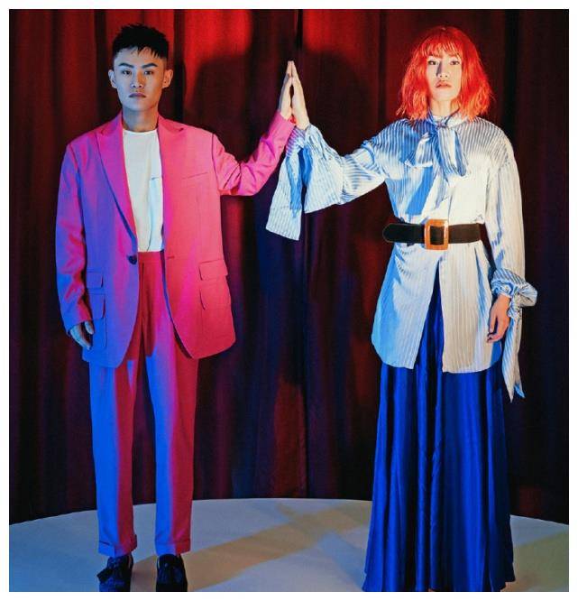 原创多余和毛毛姐拍杂志一个帅气酷炫一个时尚美艳网友请出道