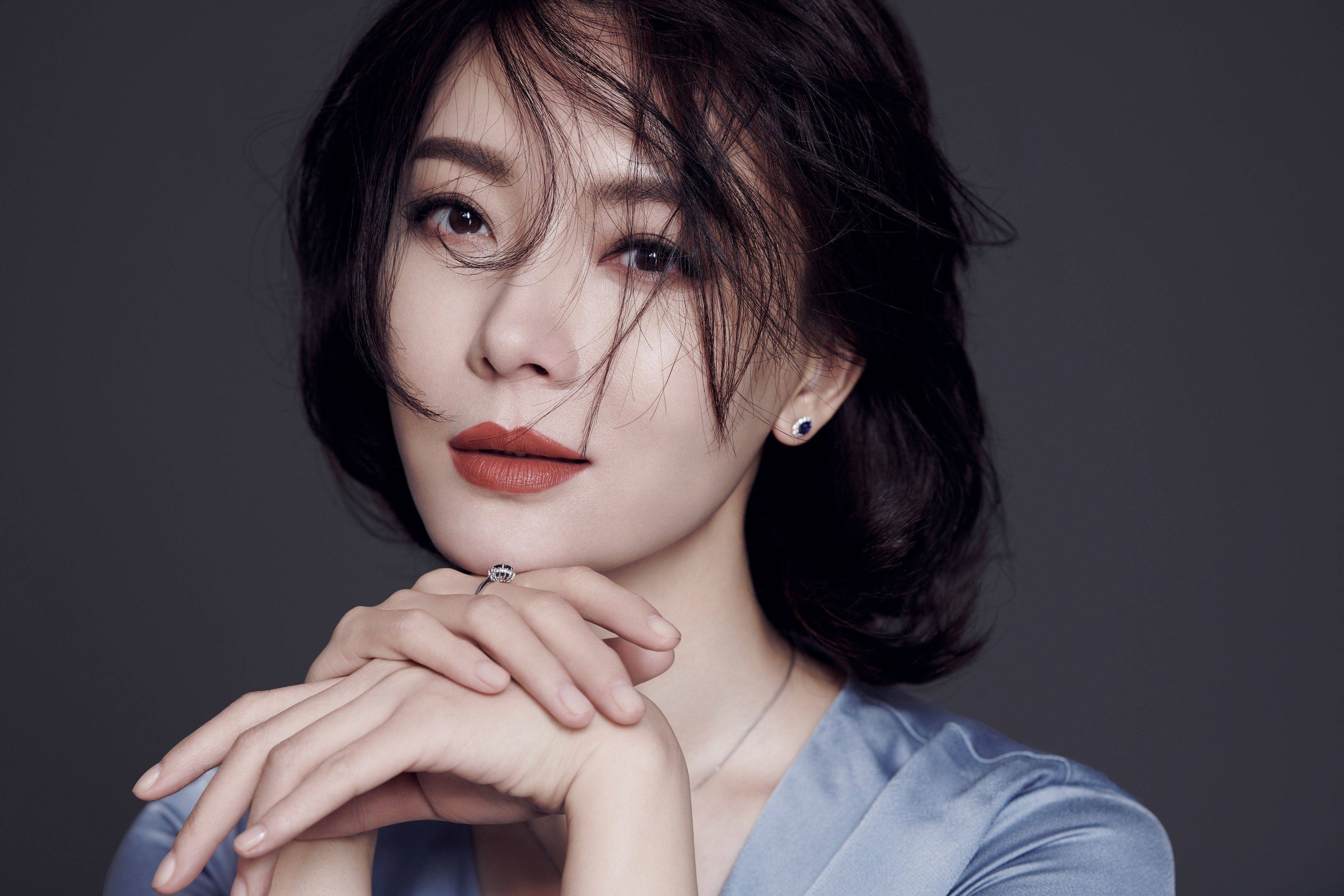 事业有成——陈数_女强人_身材修长_中国