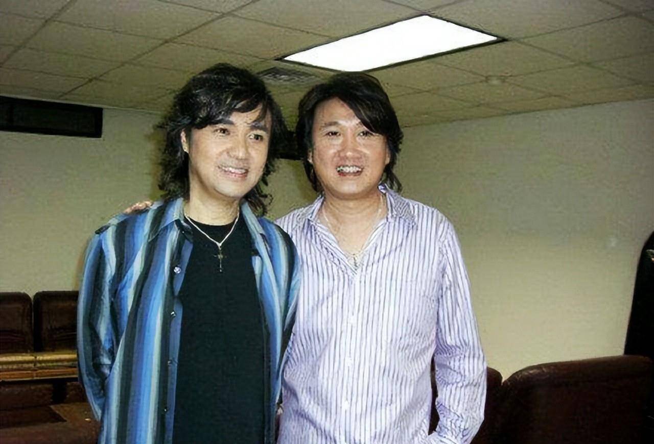 2006年,隐退多年的童安格复出,和好友周治平一起举办了3场《童周共聚