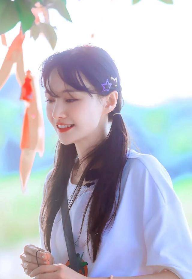 宋妍霏故意放出了和鹿晗的吻戏来炒热度,剧组也默许