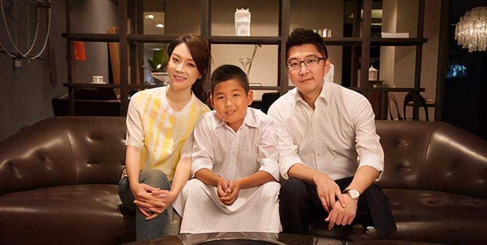 陈数为继子放弃生育,被问是否想要自己孩子,她的回答让人感动_赵胤胤