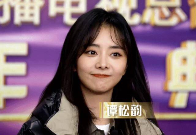 谭松韵扛住电视镜头,生图大眼睛甜美笑容美到发光_明星_美颜_照片