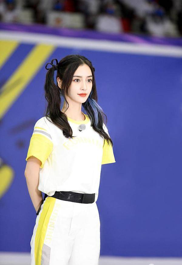 原创baby录奔跑吧花絮曝光双马尾灵动俏皮笑容治愈娱乐频道中国青年网