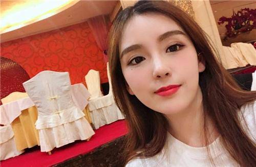 深夜暴饮暴食,网友调侃是要第2次发育?_电竞_选手_职业