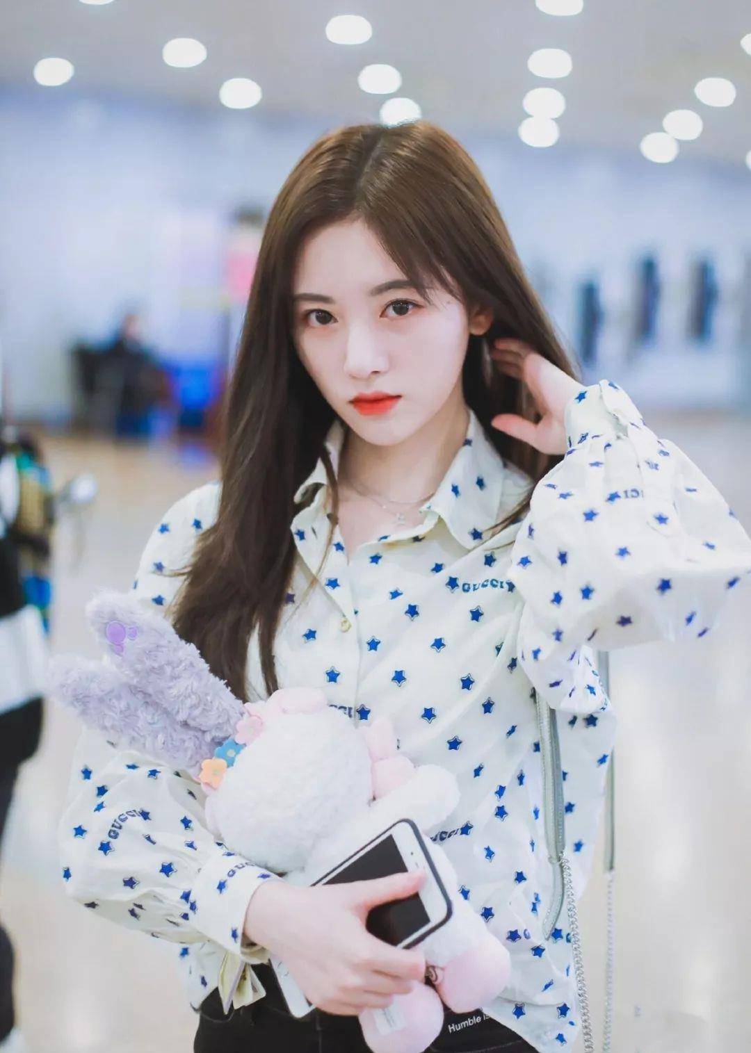 穿衬衫的鞠婧祎是女神没错了文艺又甜美随便一件都很有范