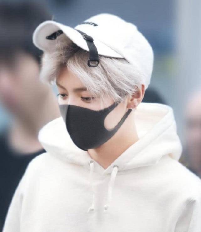 坤坤_头发_白色