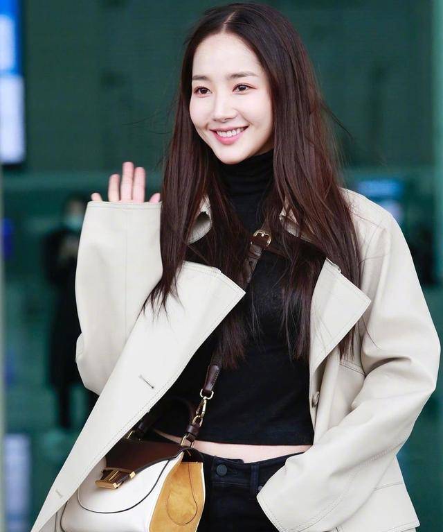 原创韩国冻龄女神朴敏英太美了露脐毛衣搭廓形毛呢气场满满