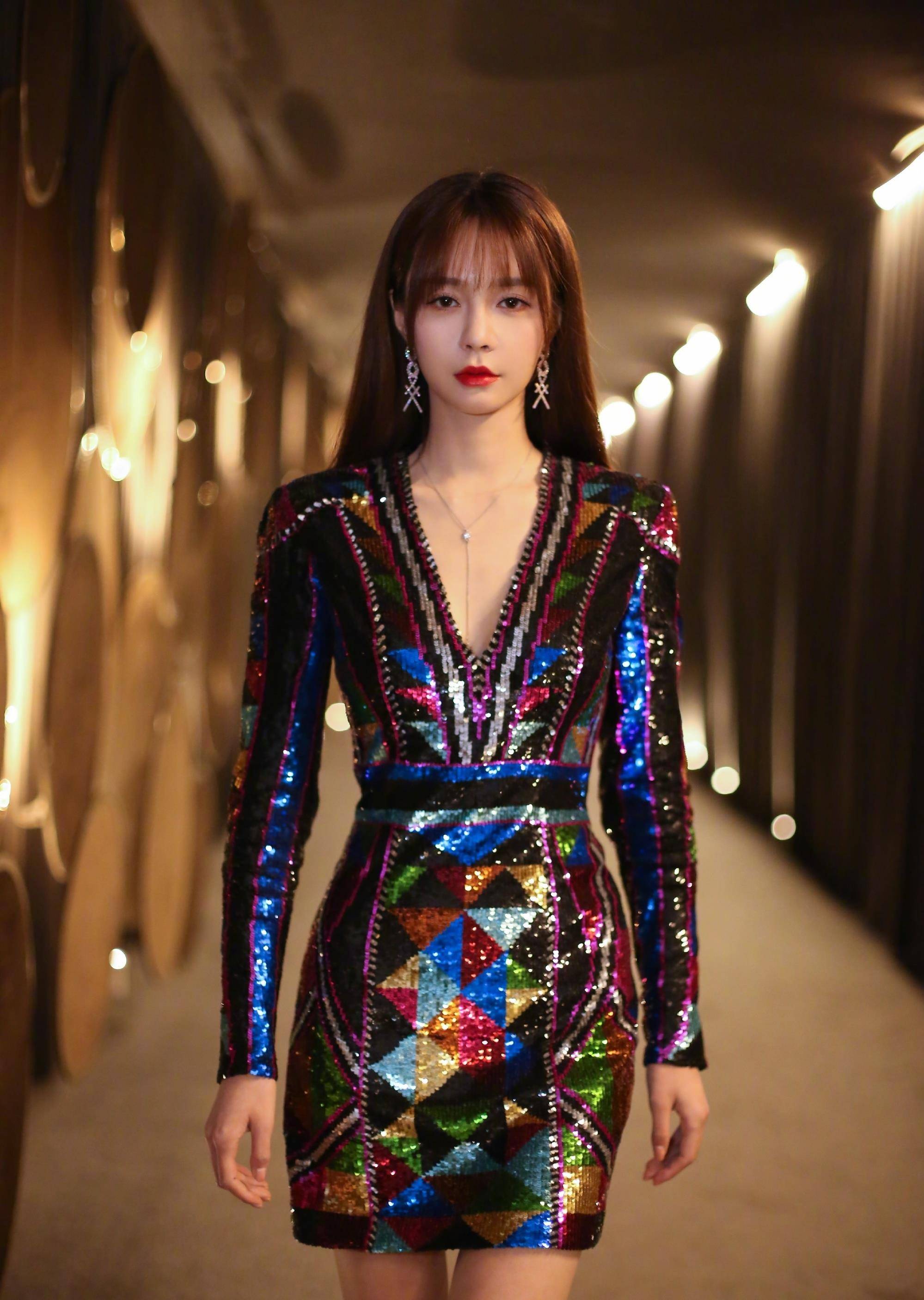 31岁沈梦辰气质太出众衬衫搭配西装短裤超惊艳少女感十足