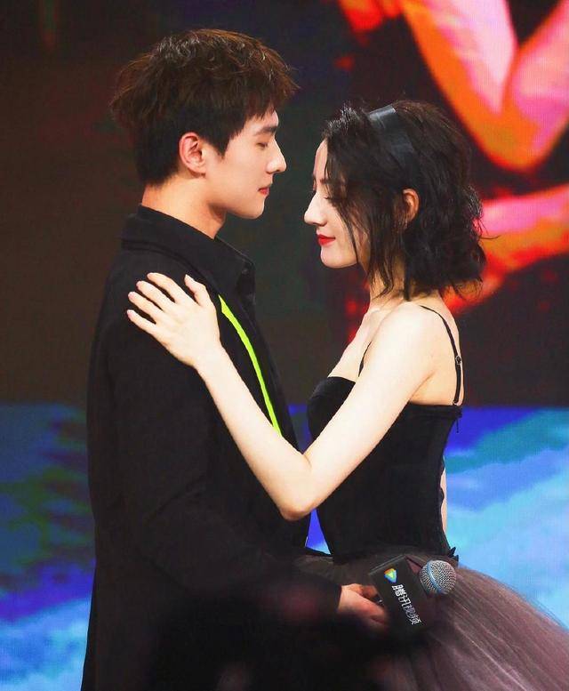 原创赵露思又被说茶了这波是和杨洋主演且试天下赚了吗