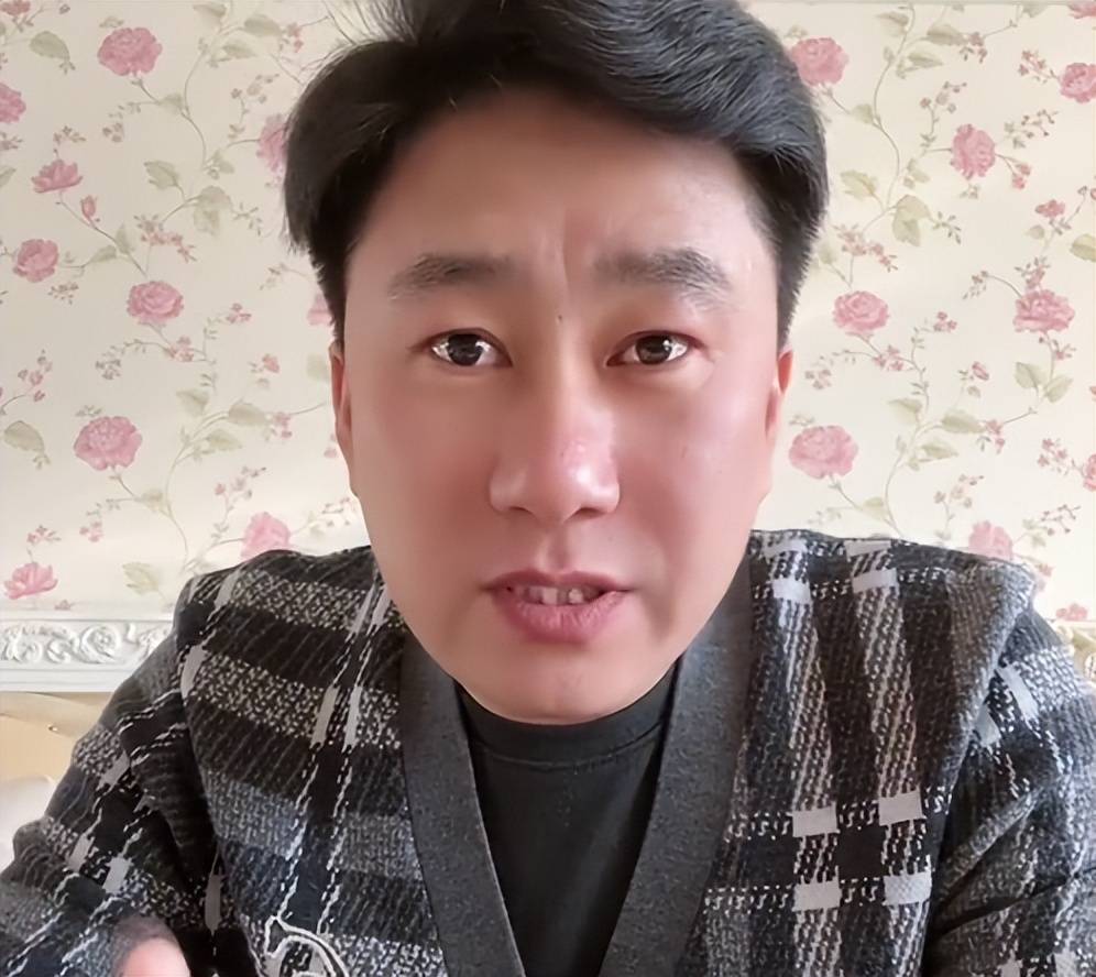 皮长山直播辞去乡爱总导演职务并怒斥赵本山徒弟耍大牌