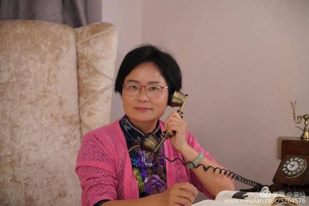 原创幽艳枕水眠鹭影舞翩跹庄莉红