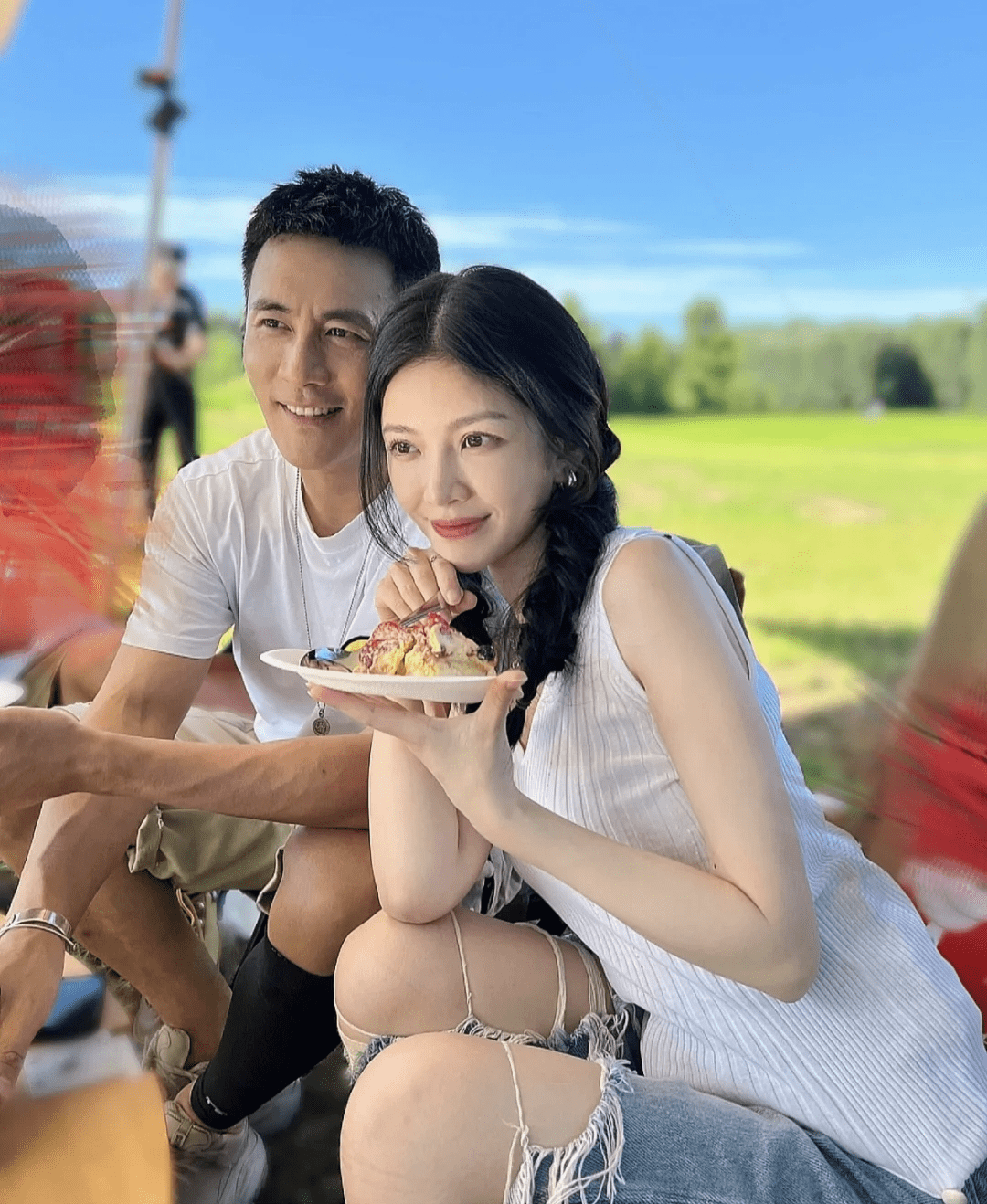 杜淳再带素人老婆参加新综艺,王灿晒录制现场恩爱合影
