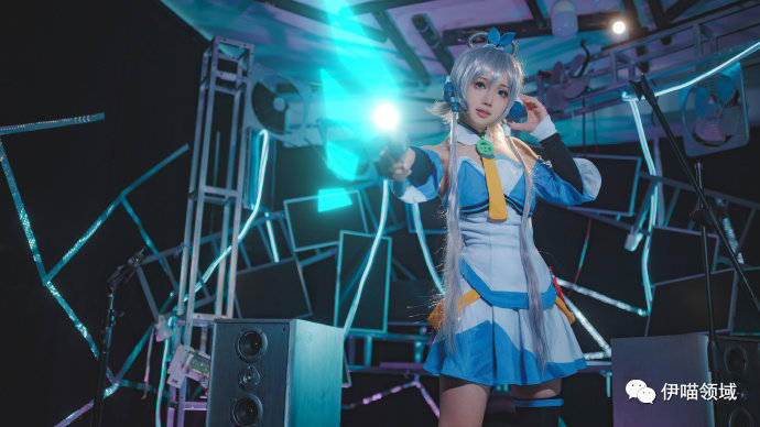 cos:洛天依v3公式服-9p@蟹子kaniko_aroha_伊喵_白嫖_评论