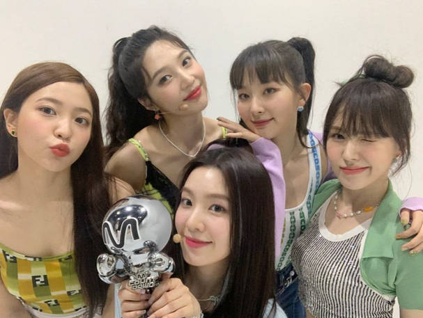 继上次亮相之后,redvelvet已经很长一段时间,再未以