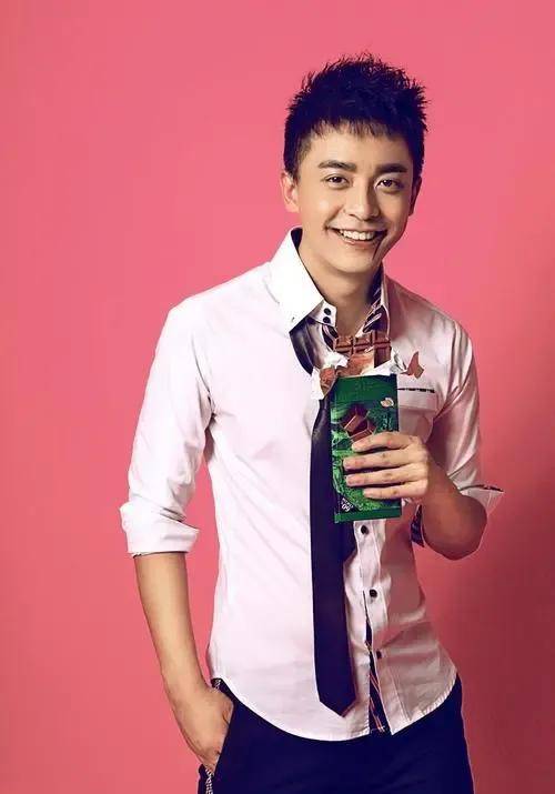 李佳航,1987年3月8日出生于辽宁省鞍山市,中国内地男演员,2010年毕业