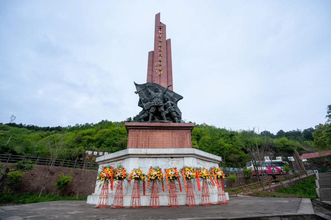 红军攻克剑门关遗址咨询电话:0755-28267925 28800089(可定制甘坑红色