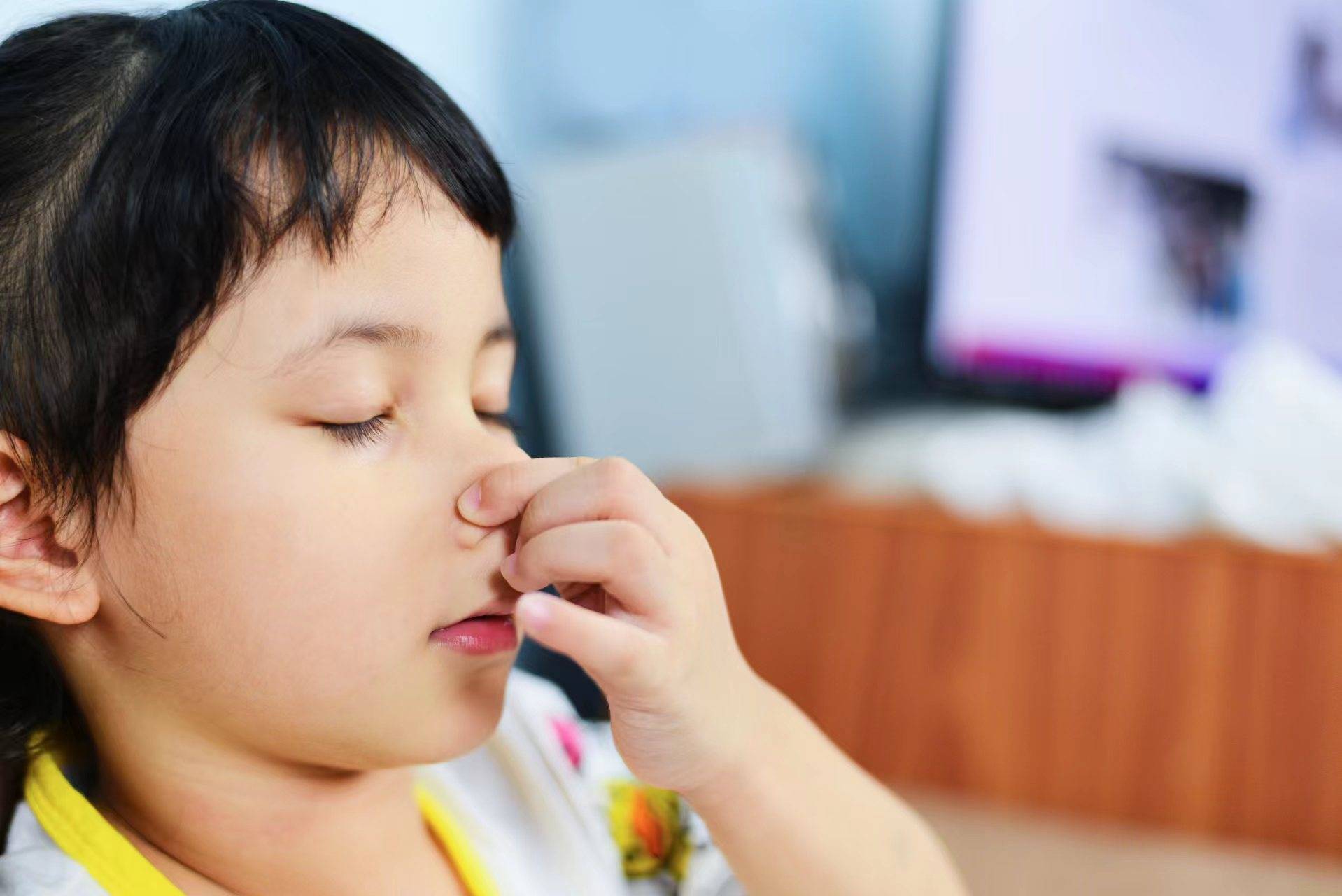 如何纠正宝宝吃鼻屎的习惯？怎样科学的清理鼻屎呢？