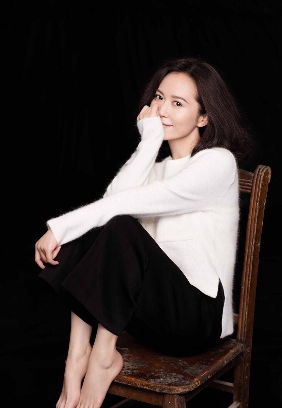 原创俞飞鸿真会穿47岁她风骚依旧一身打扮时尚时尚少女感满满