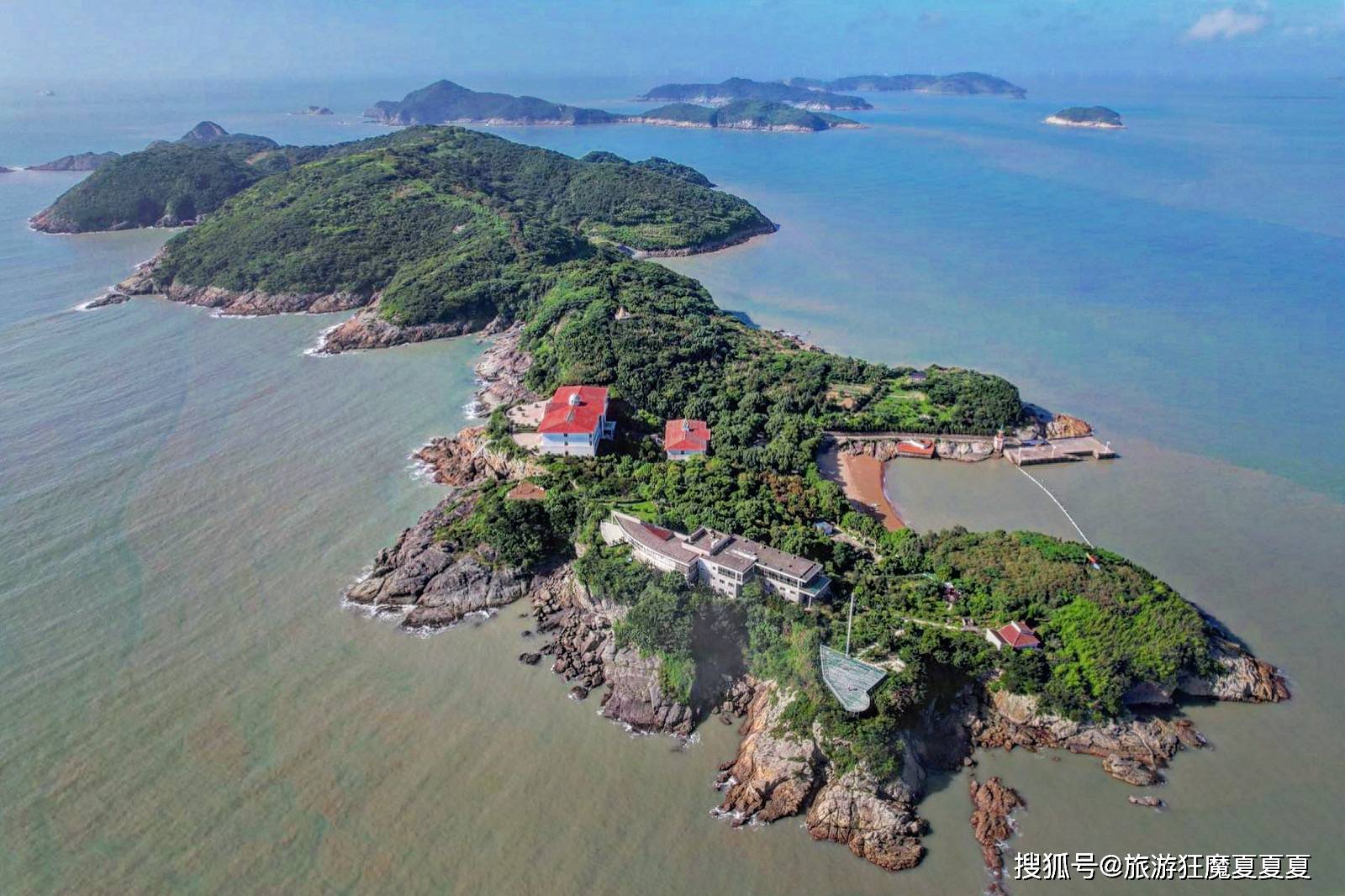 可以承包一整座海岛的度假胜地，与海风海浪为伴，每天限流100人