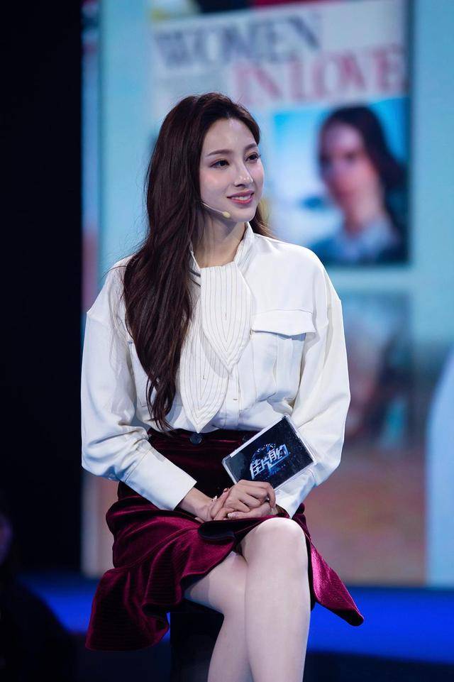 原创被马凡舒夏季裙子种草穿出小鸟腿太迷人不愧最美体育主持人