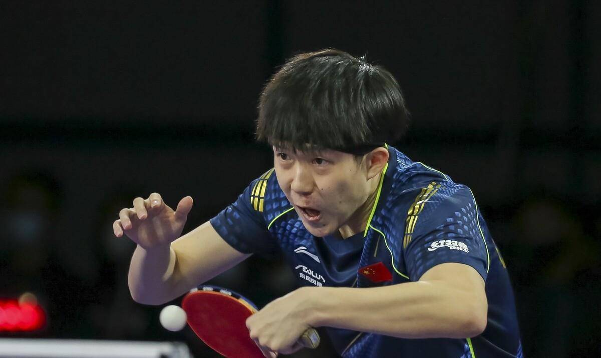 大逆转王在比赛中击败了男子单打3号种子选手强势闯入前8名梁也先进了