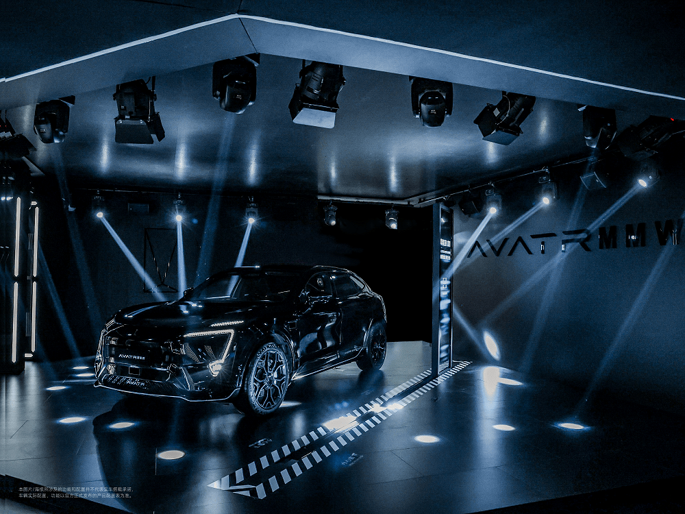 同时黑色也是宇宙黑洞的色彩,它代表了优雅,冷静,神秘,酷炫,低调与