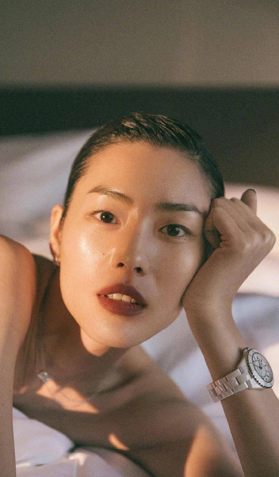 原创国模之光刘雯每走一步就有70万收入与崔始源互送数万礼物