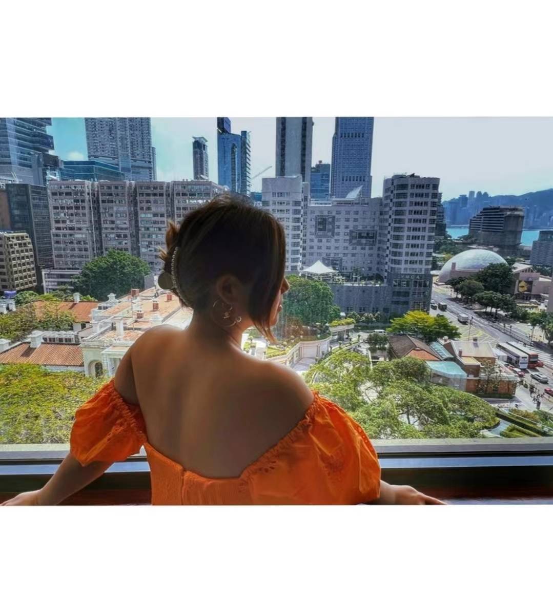 tvb前女星为不留遗憾推写真集,传因过度性感而离婚收场_白云_因为