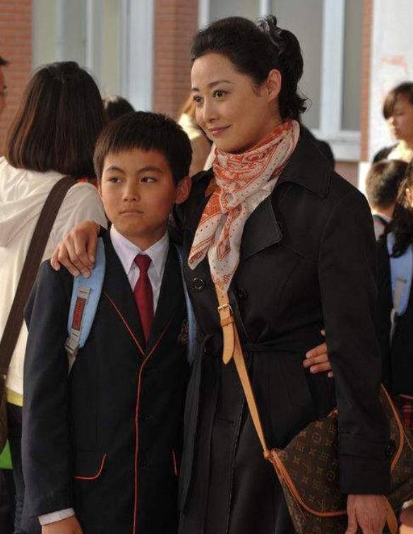 即便如此,刘蓓还是选择跟张黎分手,独自一人带着儿子生活.