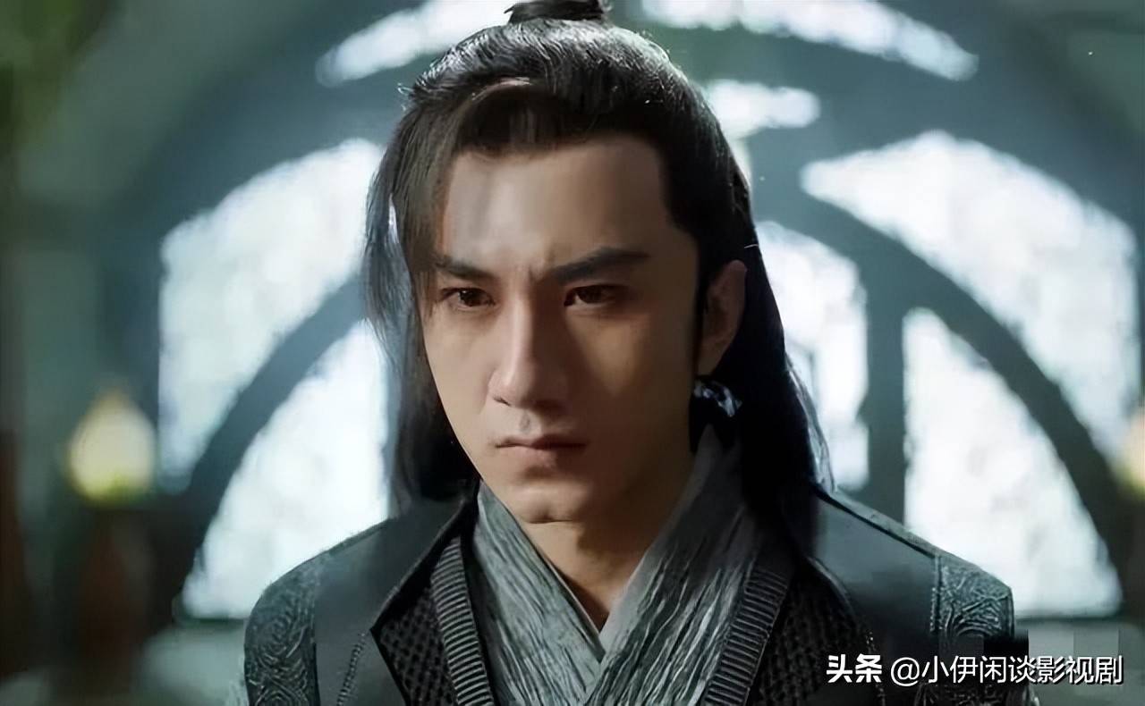 在《虎啸龙吟》中,也是古装,将军扮相,也是威武又帅气呀剧中被说丑的