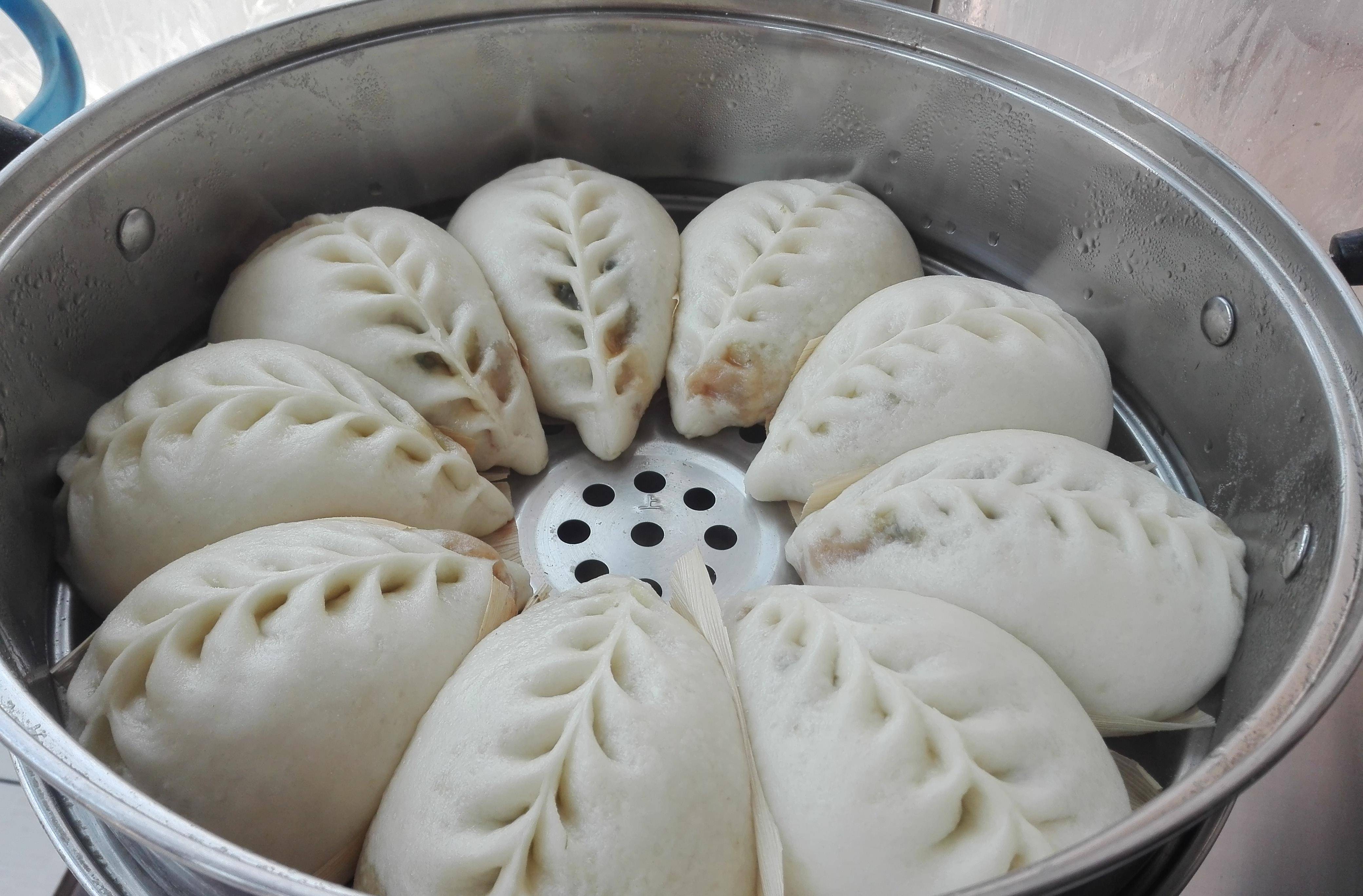 芸豆别再炒着吃了,包成山东大包子,鲜香多汁,比纯肉包都好吃_面团