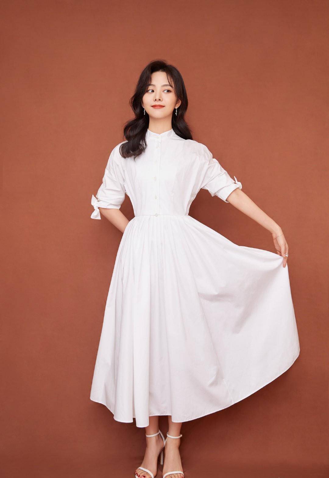 据说白色连衣裙是仙女标配,哪个女明星最适合呢?