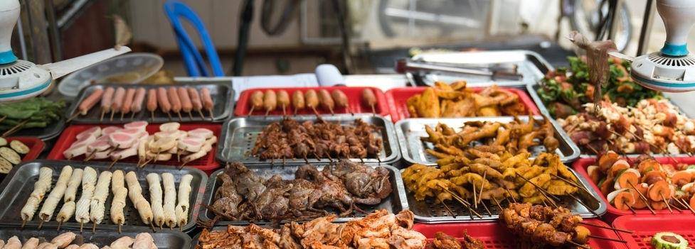 摆地摊火了,这些火爆街头的小吃,生意好低成本,经常排队不愁卖