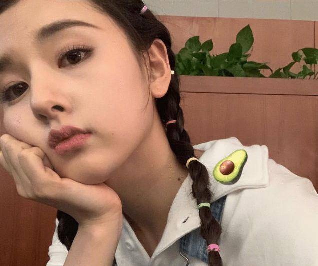 宋祖儿素颜被曝光,镜头放大看到真相,只是个普通人_资源_女神_发展