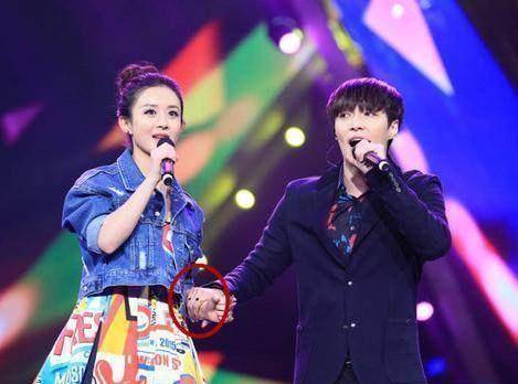 邓伦再现"绅士手",盘点一下圈里的"绅士手",你们喜欢谁_靳东_时候