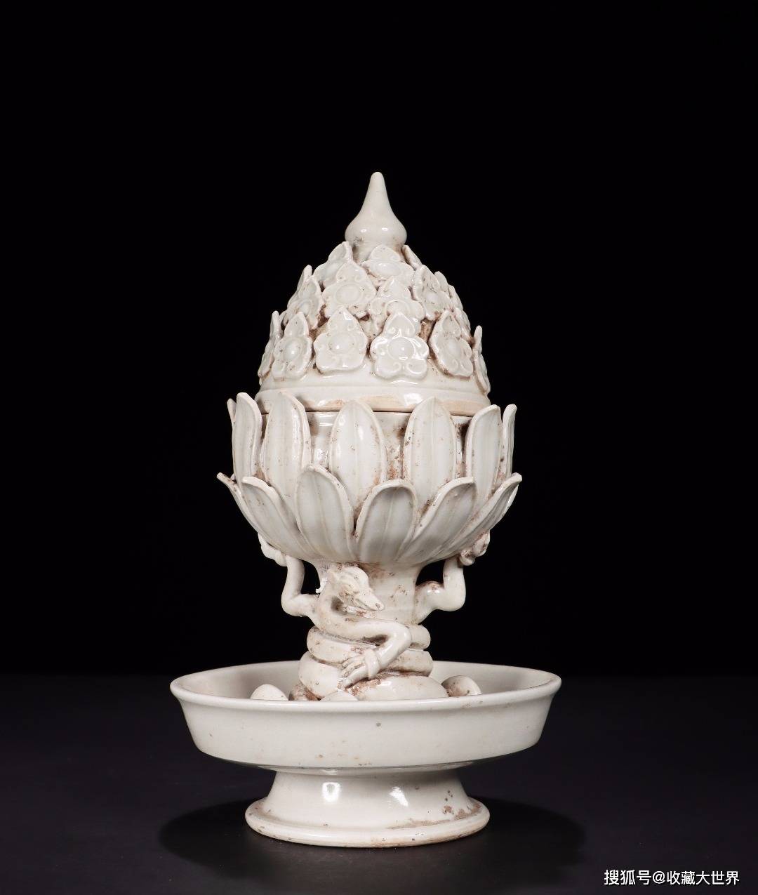 简介:定窑是中国传统制瓷工艺中的珍品,宋代六大窑系之一,它是继唐代