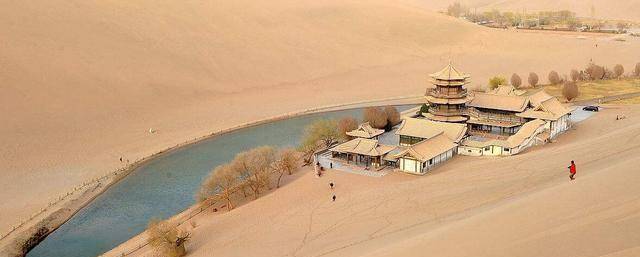 中国沙漠第一泉，被誉为“塞外风光之一绝”，今全凭“输液”续命