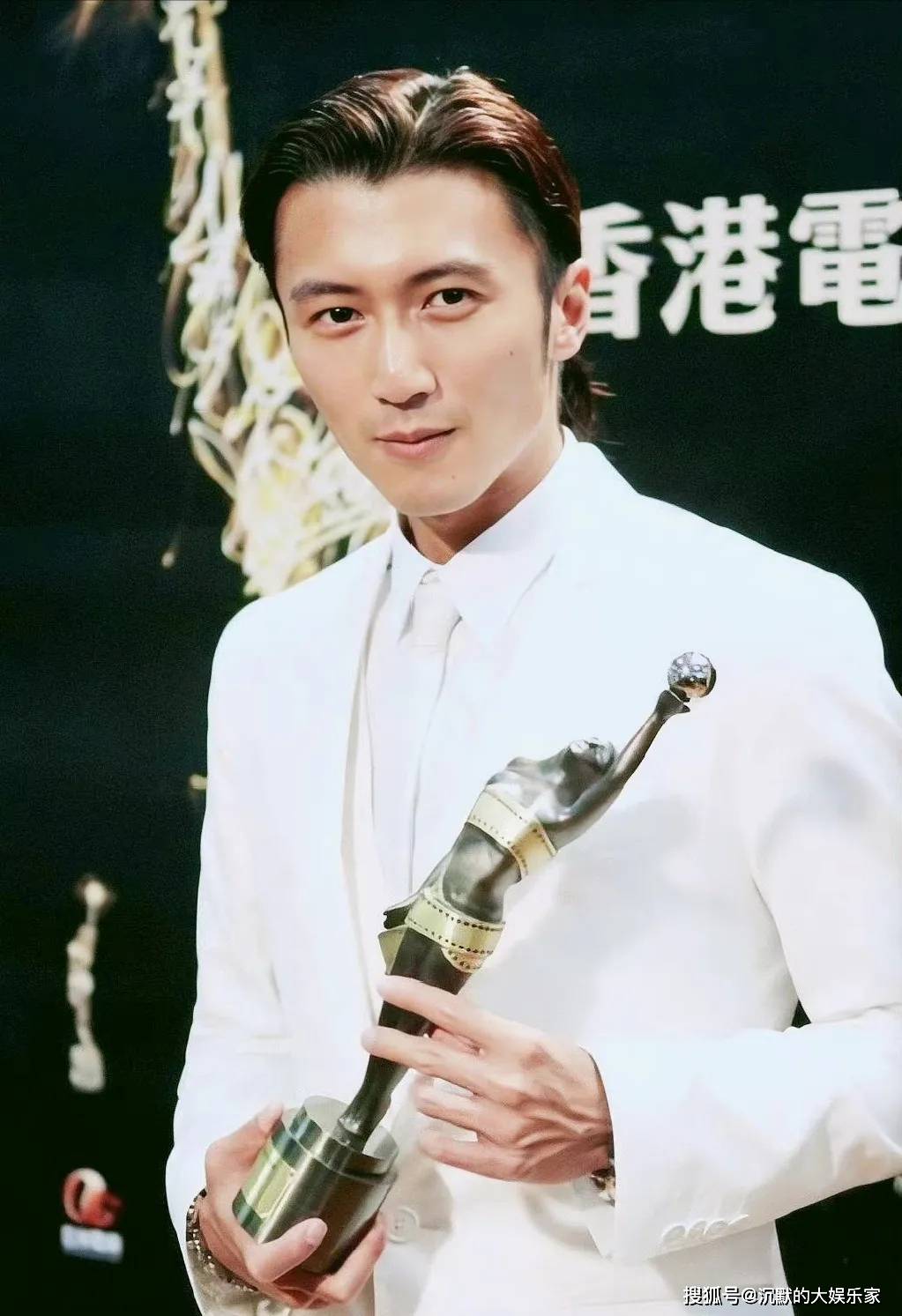 第30届香港电影金像奖影帝:谢霆锋《线人》第40届香港电影金像奖影帝