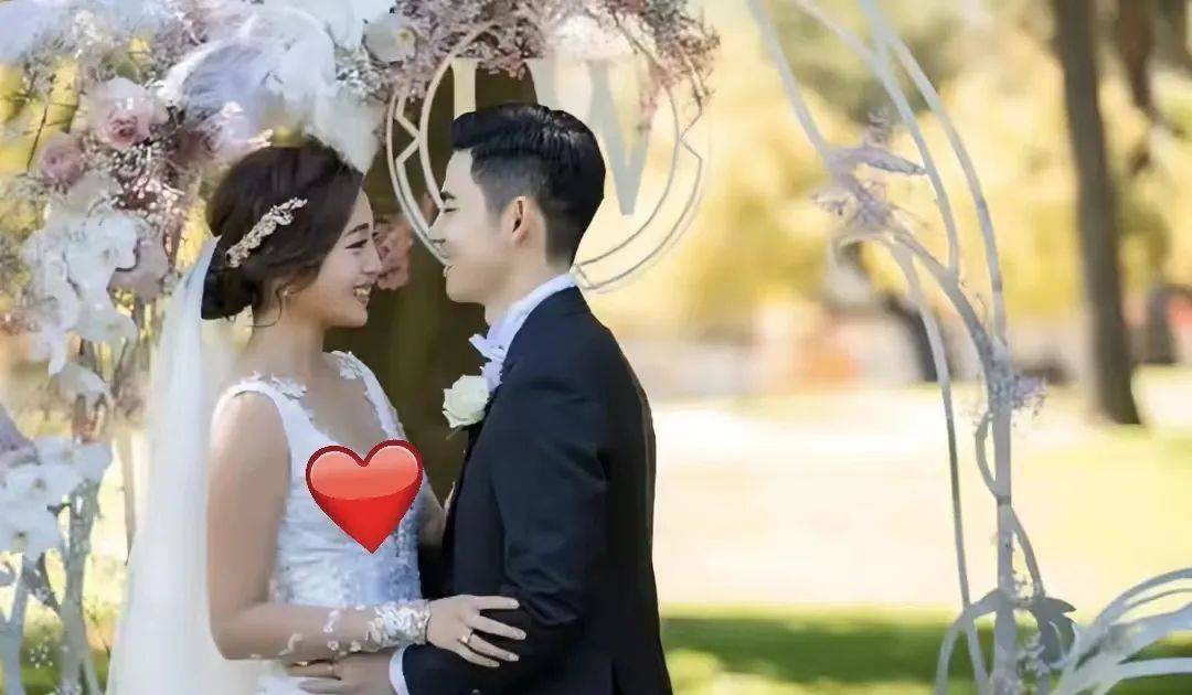 69岁迟重瑞出席孙女婚礼,笑容满面,他越活越年轻了_陈丽华_唐僧_新娘