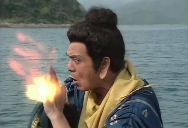 人家鸠摩智的火焰刀掌法,不管论卖相还是威力都不比《降龙十八掌》差