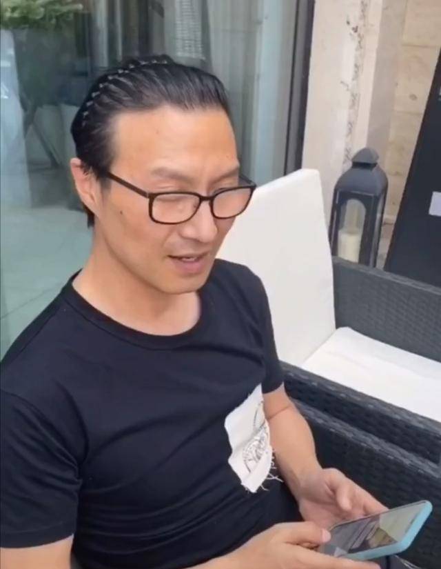 汪峰脱发太严重!