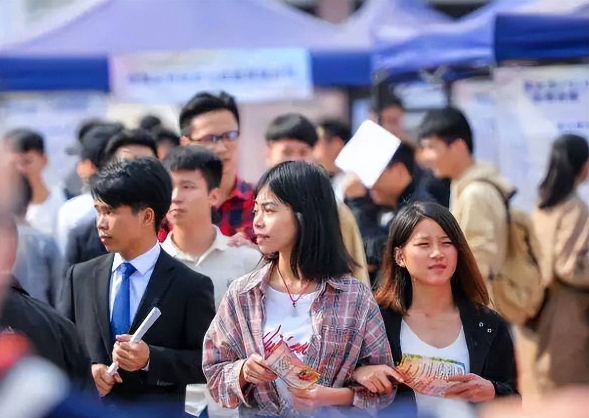 日常如大廁在家還是在外面?長沙一女大學生找工作,遇到奇葩筆試_試題_