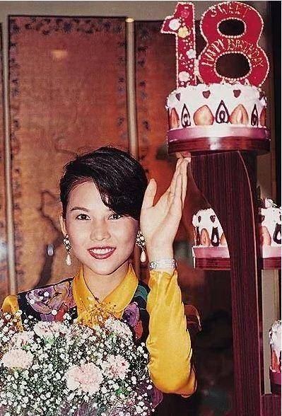 蔡少芬生日没多久,港媒爆出刘銮雄曾给蔡少芬1000万港币.