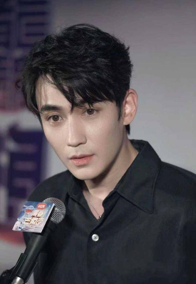朱一龙的素颜颜值,绝对能排到国内男明星前三!_美貌_男性_照片