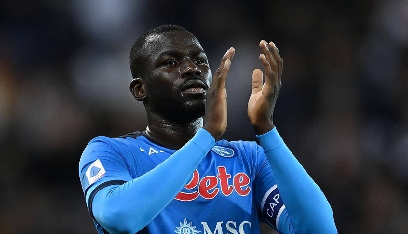 切尔西即将签下24岁的中后卫孔德,以完成后防线的升级,为下个赛季做好