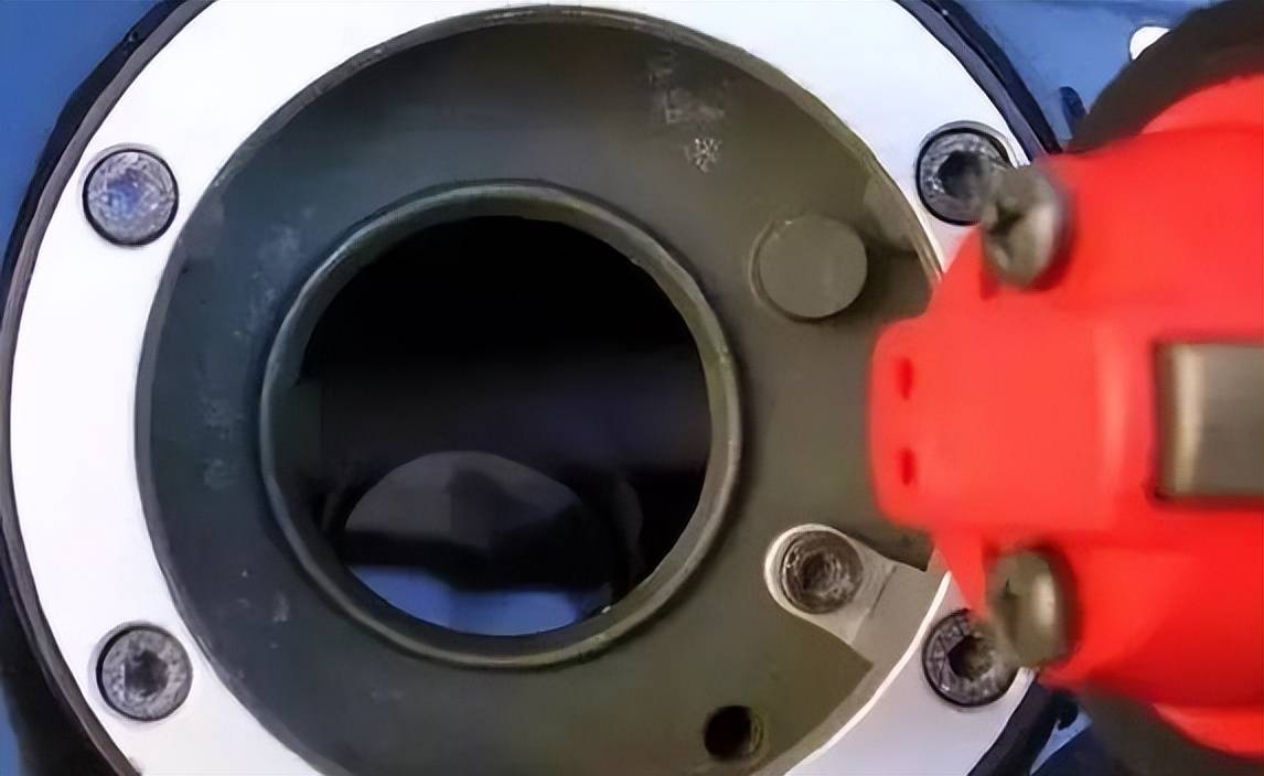 油箱上有个洞?这是排气孔,有大作用!_搜狐汽车_搜狐网