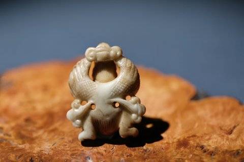 清代和田玉迦楼罗雕件_尺寸_大气_趣味