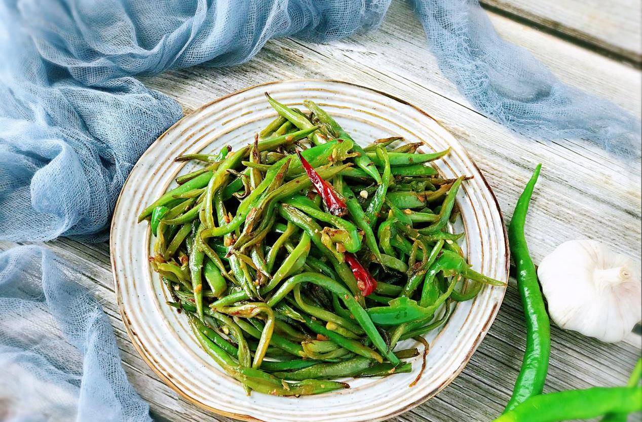 原创青椒扁豆丝清脆爽口做法简单易上手香辣开胃超级下饭