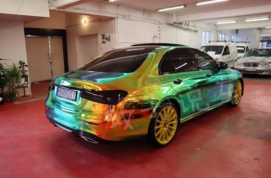 新款奔驰e级变色龙漆面犀利灯组新造型炫酷帅气